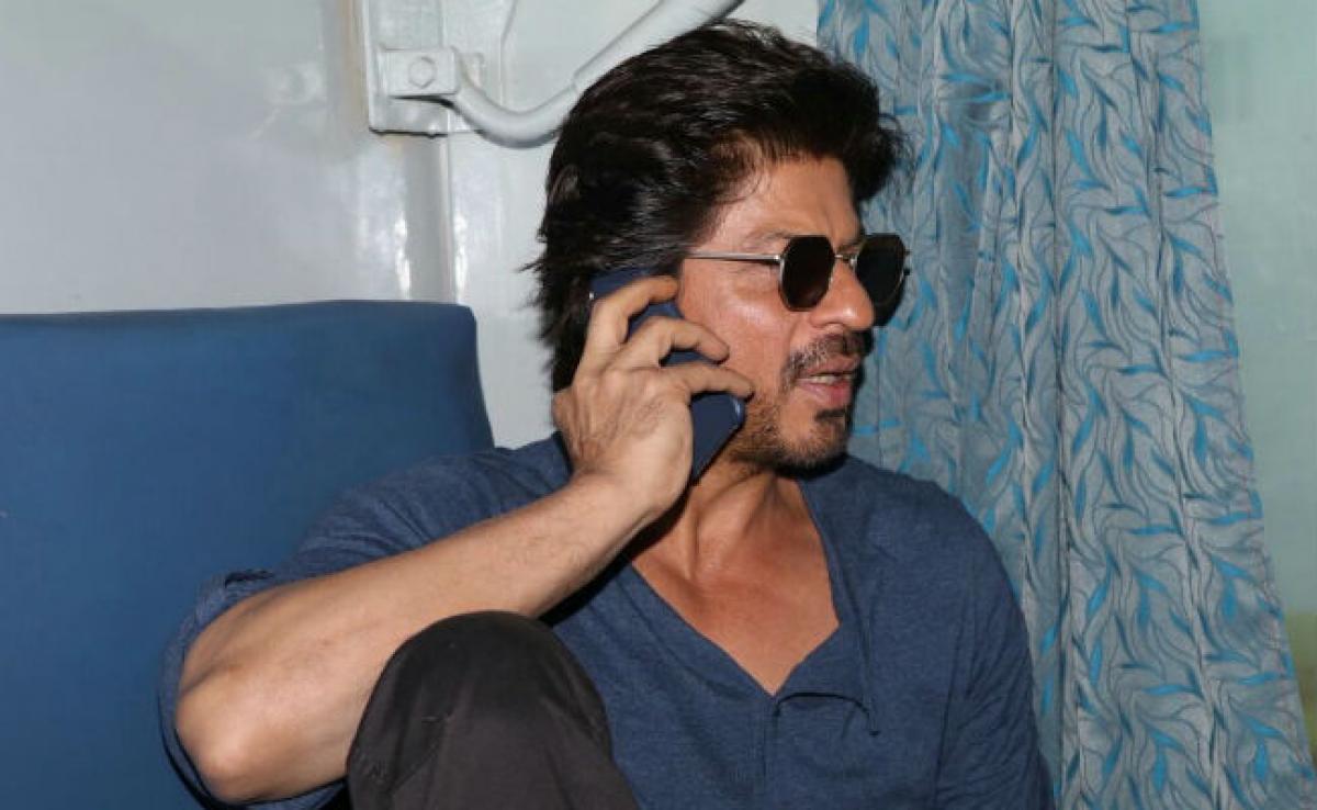 Man succumbs to death while trying to catch a glimpse of Shah Rukh Khan